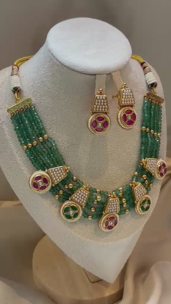 Roshni Emerald Bead & Kundan Medallion Set