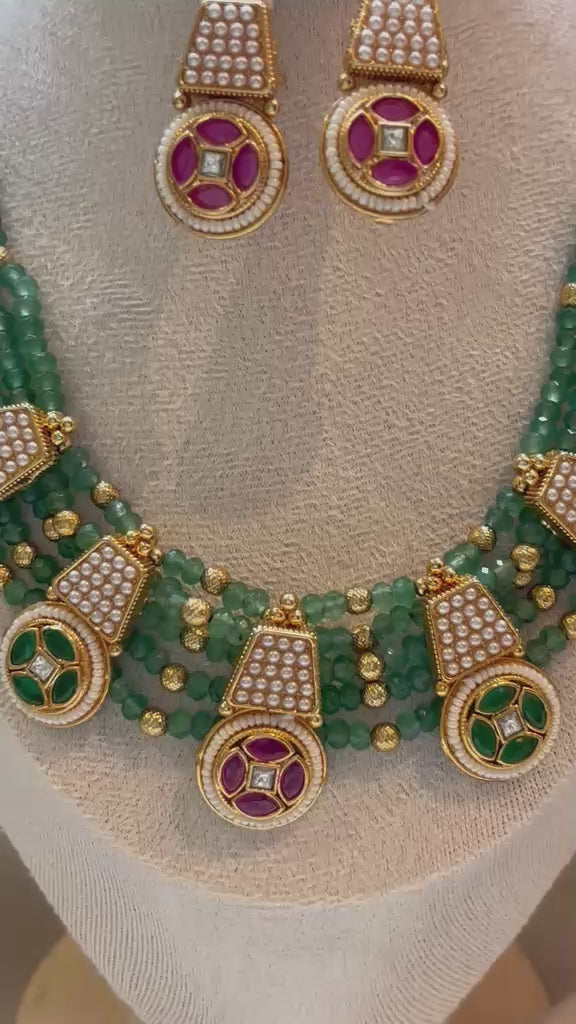 Roshni Emerald Bead & Kundan Medallion Set