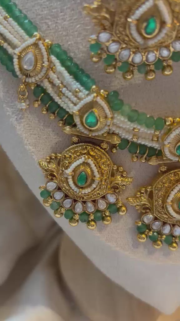Zumurrud Emerald & Gold Motif Set