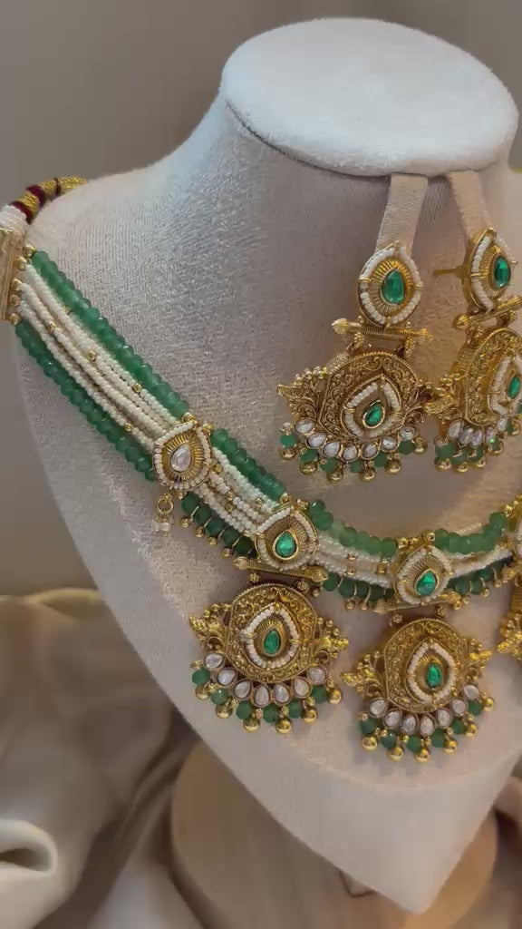 Zumurrud Emerald & Gold Motif Set
