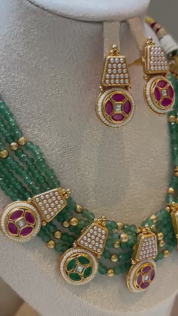 Roshni Emerald Bead & Kundan Medallion Set